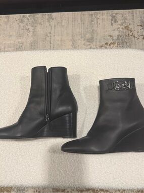 Hermes Women’s Black Wedge Leather Ankle Boots